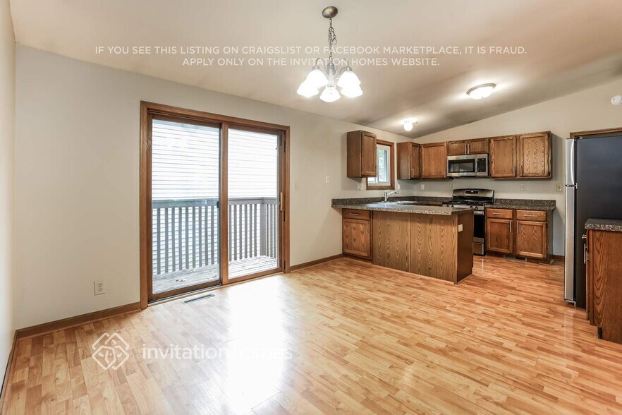 Building Photo - 712 Grand Blvd