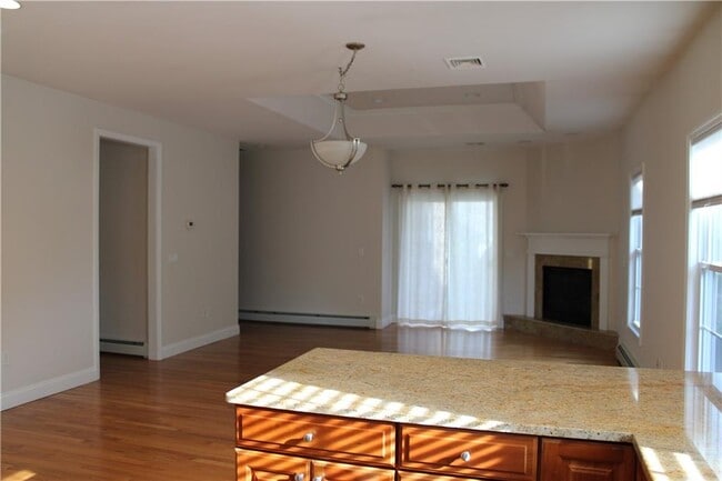 Building Photo - 5 Kristin Ct