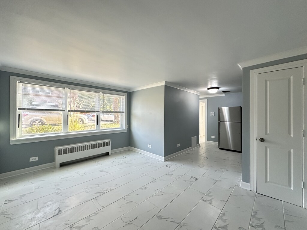 Building Photo - 2754 W North Shore Ave