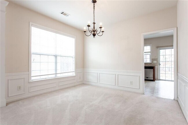 Building Photo - 910 Wendlebury Ct