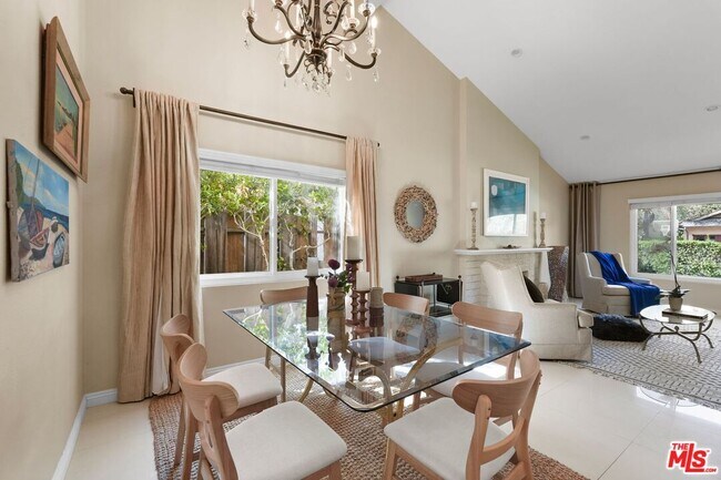 Building Photo - 3194 Rossini Pl