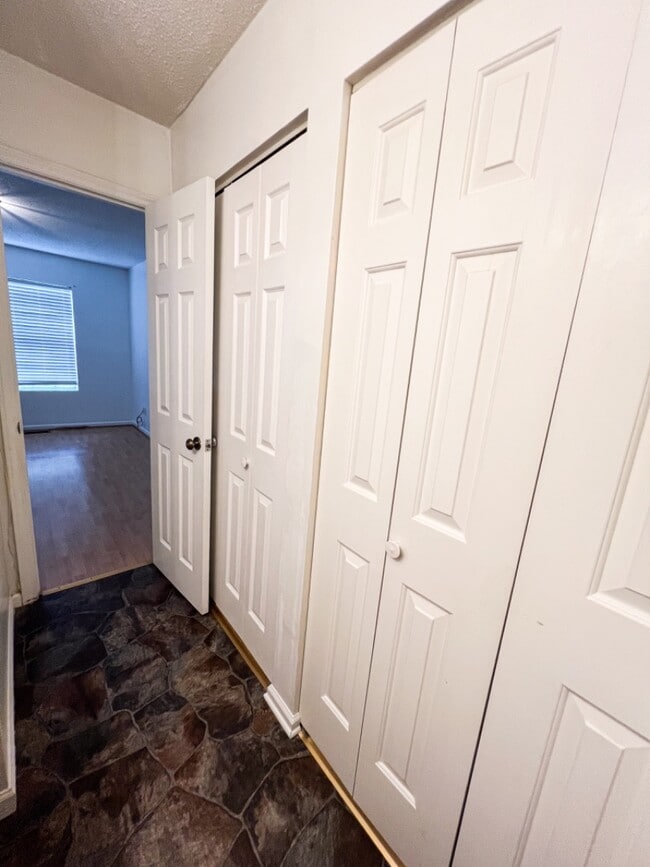 Building Photo - 1119 Cloister Pl