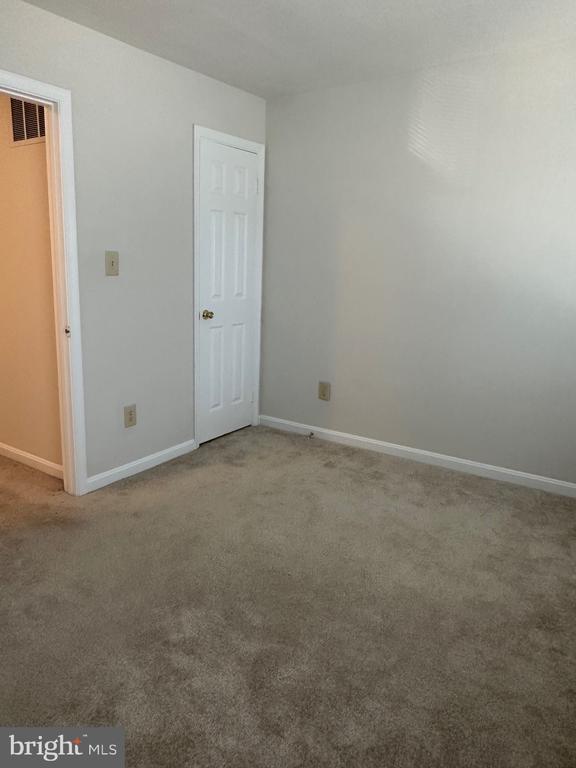 Building Photo - 560 Colecroft Ct