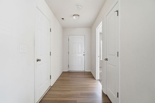 Building Photo - 3916 Sabre Ln