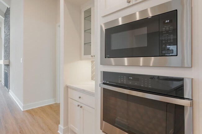 Building Photo - 28156 Graywood Dr