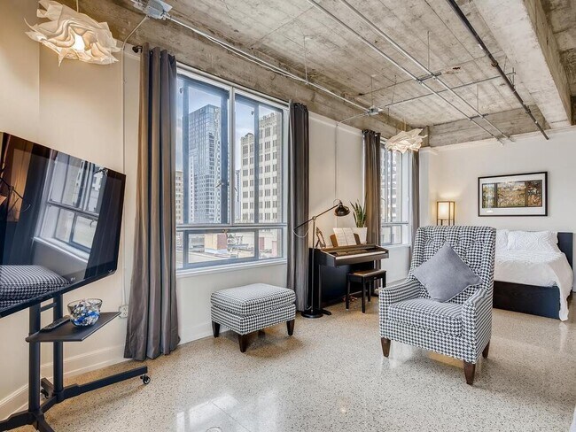 Building Photo - 710 Colorado St