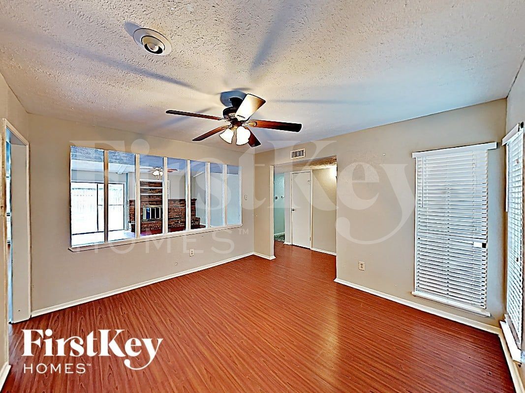 Building Photo - 16934 Macleish Dr