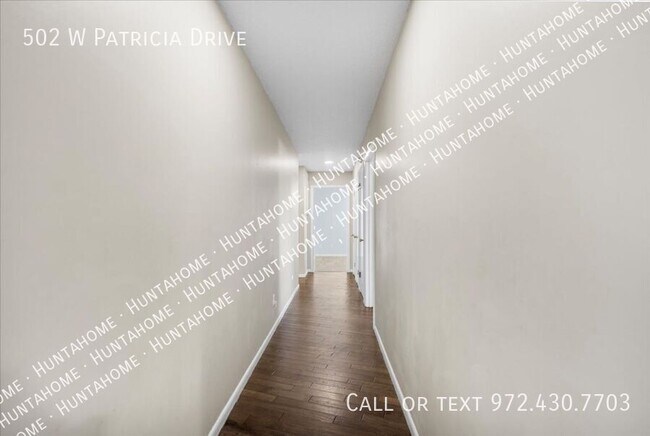 Building Photo - 502 W Patricia Dr