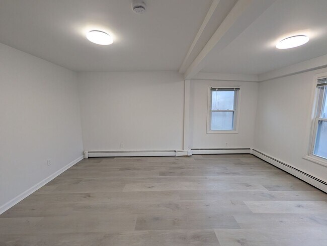 Building Photo - Stunning 3 bedroom 2 bathroom single family house available in Asbury Park!