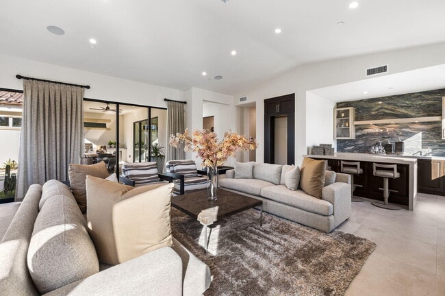 Building Photo - 75213 Hancock Pl