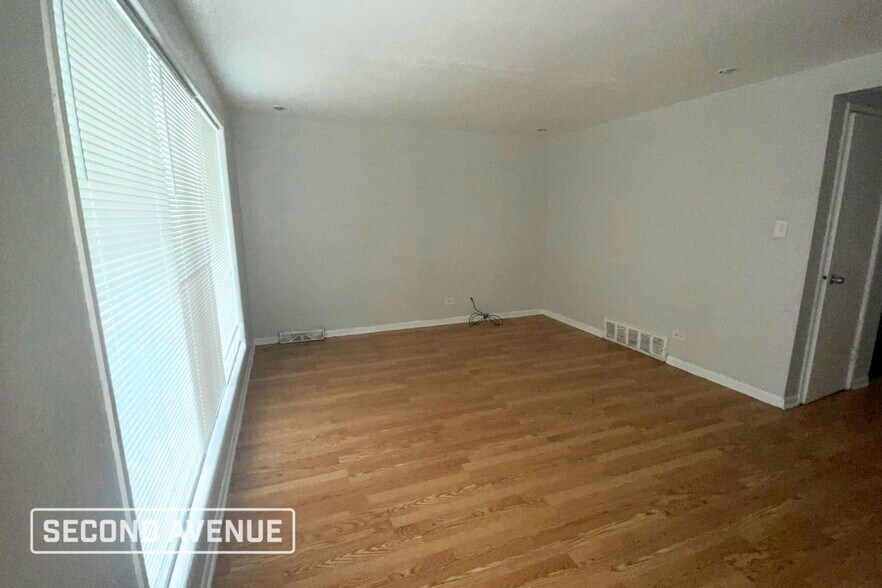 Building Photo - 11610 S Elizabeth St