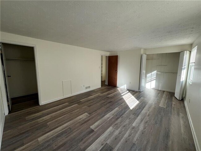 Building Photo - 456 Hunting Creek Rd