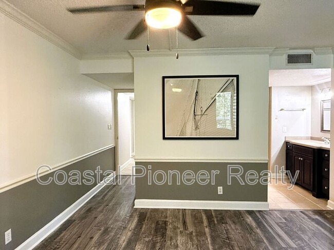 Building Photo - 2614 Cove Cay Dr