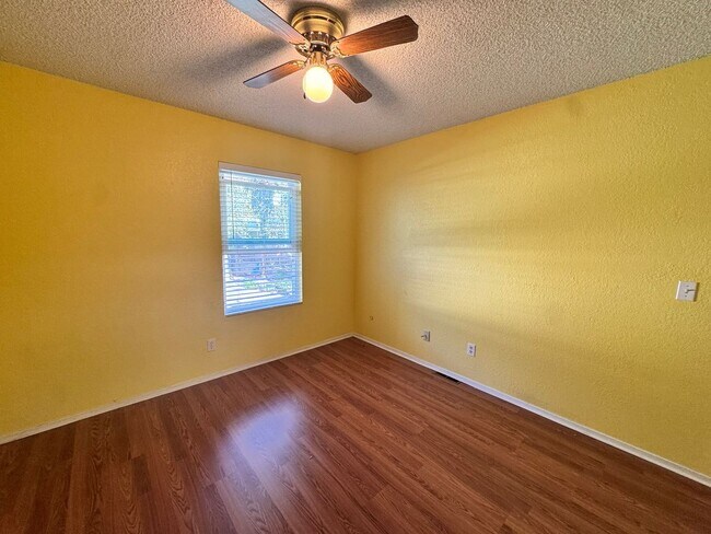 Building Photo - Very Nice Condo! 3 Miles to Cal Poly Groups Welcome Available June