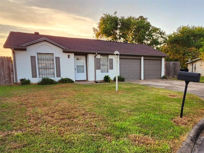Building Photo - 12110 Murr Way