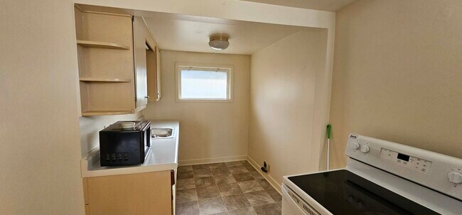 Building Photo - 1302 S 15th St