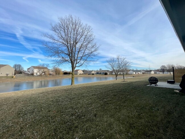 Building Photo - 3 Bed 2 Bath Available Now In Mccordsville!