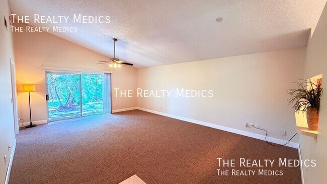 Building Photo - 10725 Brice Ct