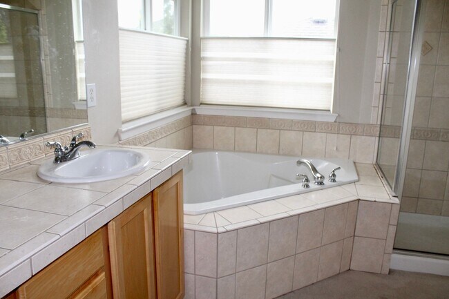 Building Photo - Rose Hill - Kirkland Home