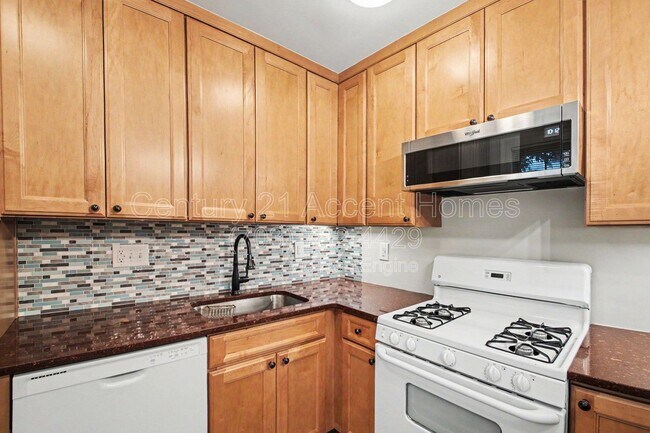 Building Photo - 1510 S Edgewood St