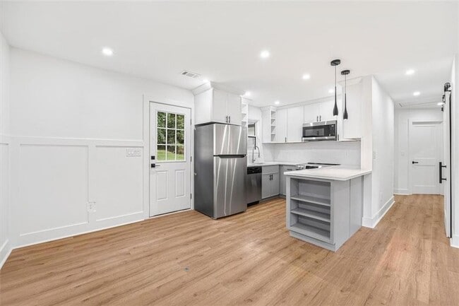 Building Photo - 2353 Clarissa Dr NW