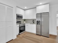 Building Photo - 470 NE 165th St