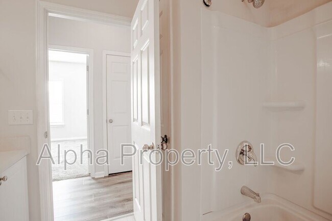 Building Photo - 531 McKenna Cir