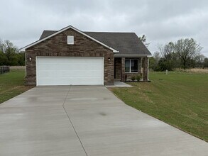 Building Photo - 3 Bed, 2 Bath Home in Beggs
