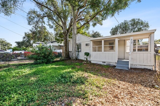 Building Photo - 619-629 Woodlawn St