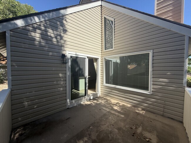 Building Photo - 2461 S Xanadu Way
