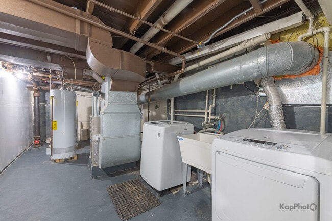 Building Photo - 6259 W Peterson Ave