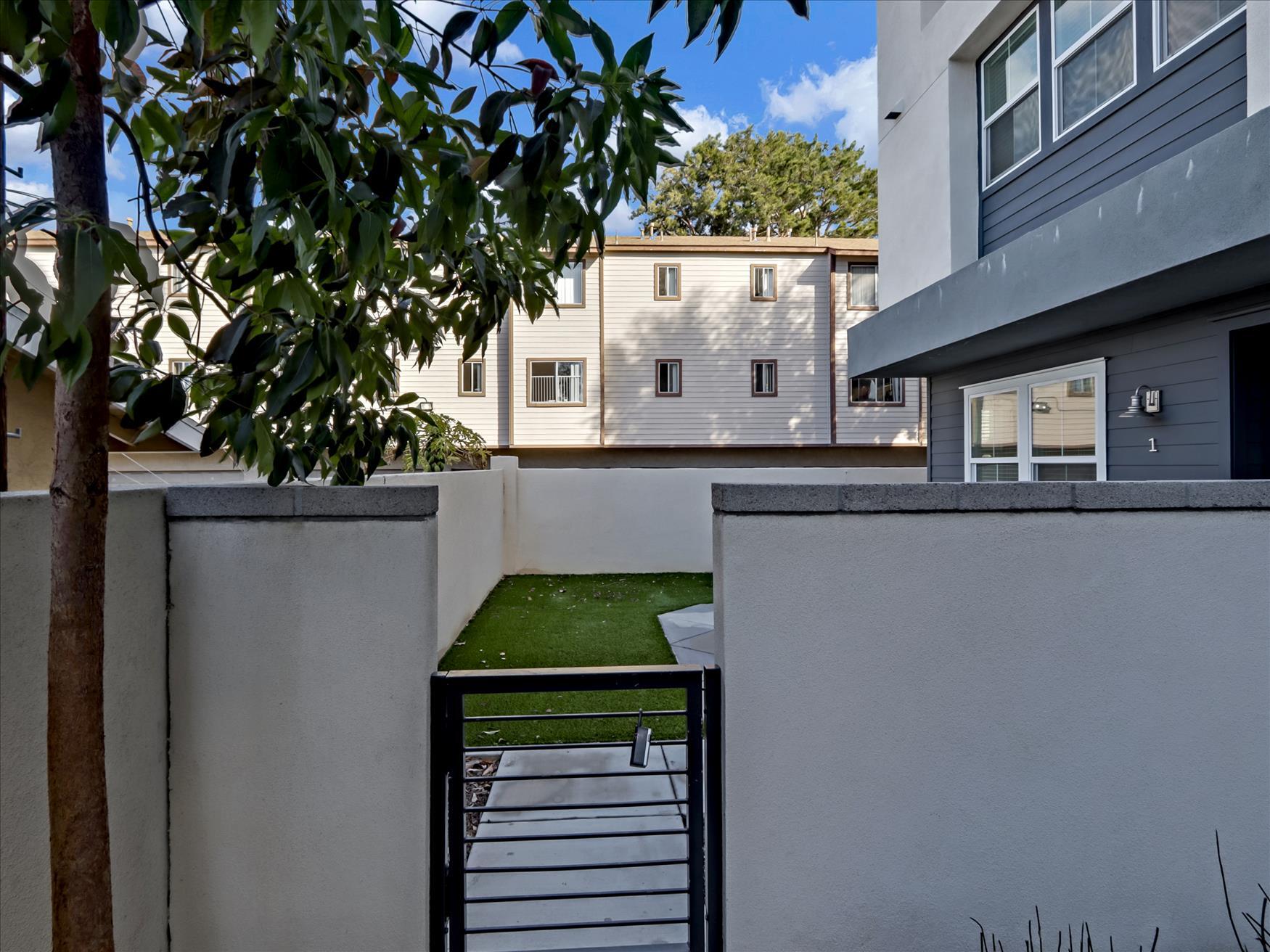 Building Photo - 1452 N Harbor Blvd