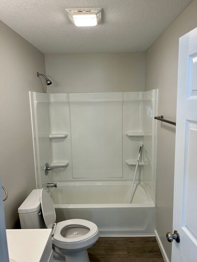 Building Photo - Fully Remodeled 3-Bed/1-Bath Home in Bluffton!