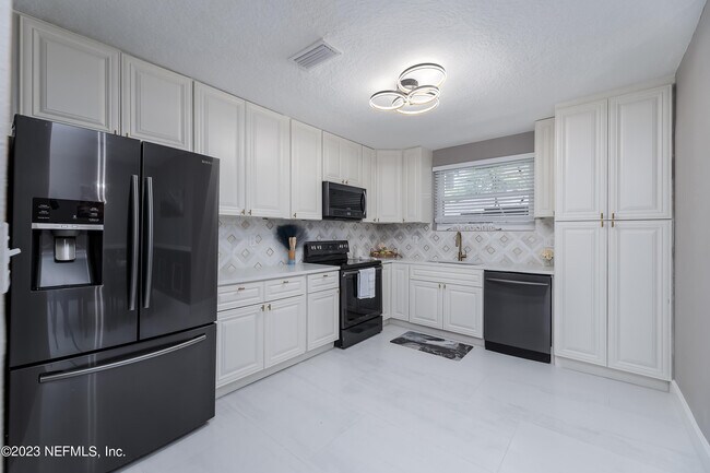 Building Photo - 5262 Tulane Ave