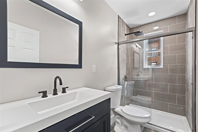 Building Photo - 197 Woodward St