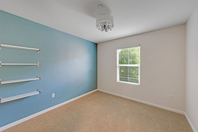 Building Photo - 3BR/3BA Folsom Condo with Fireplace + 2 Car Garage