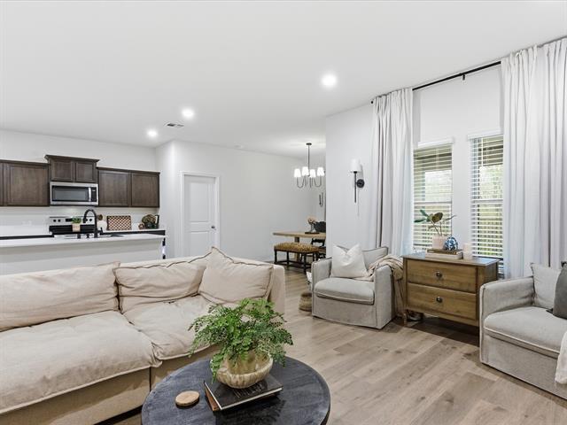 Building Photo - 11120 E Chase Ln