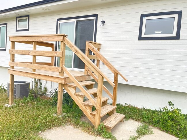 Building Photo - Move-in special offer!!! Newly rebuilt hou...