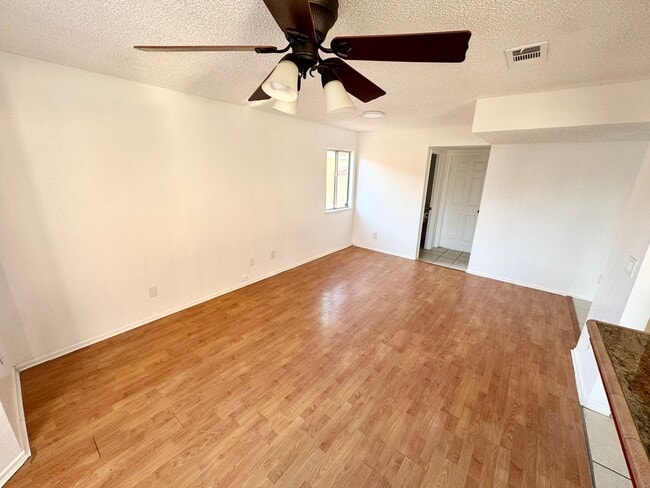 Building Photo - Beautiful cul-de-sac Home