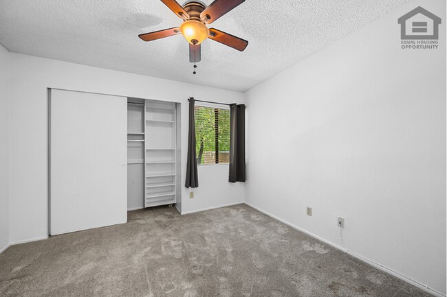 Building Photo - 2Bed/2Bath Condo at Thunderbird Rd/59th Ave! Ready for Immediate Move-In!