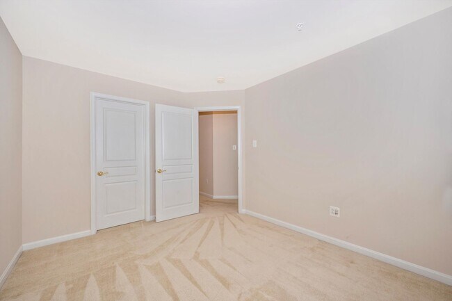 Building Photo - Desirable Two Level Condo For Lease - Not Pet Friendly