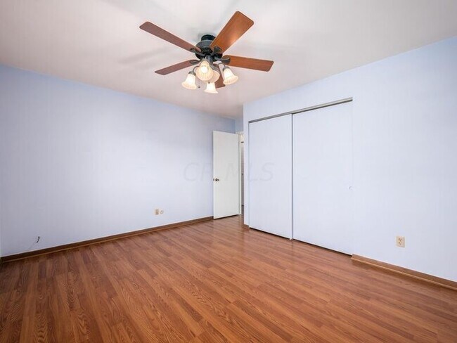 Building Photo - 2324 Woodbrook Cir N