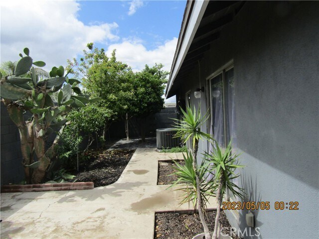 Building Photo - 1760 N Glenview Ave