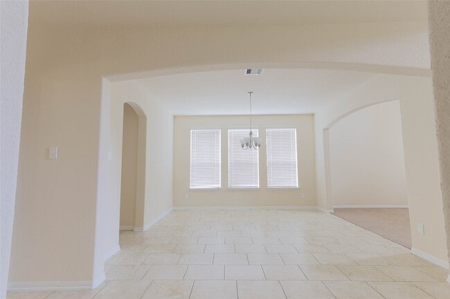 Building Photo - 4615 Russet Leaf Trace