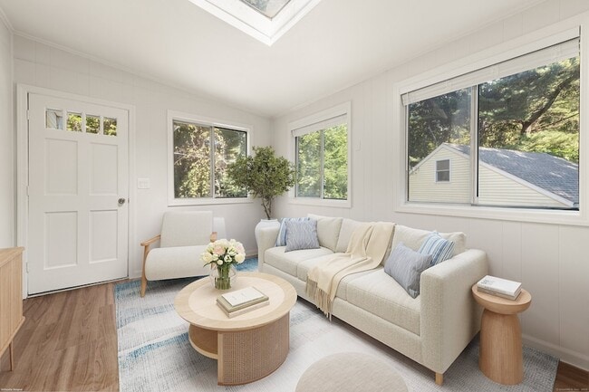 Building Photo - 48 Meyer Pl