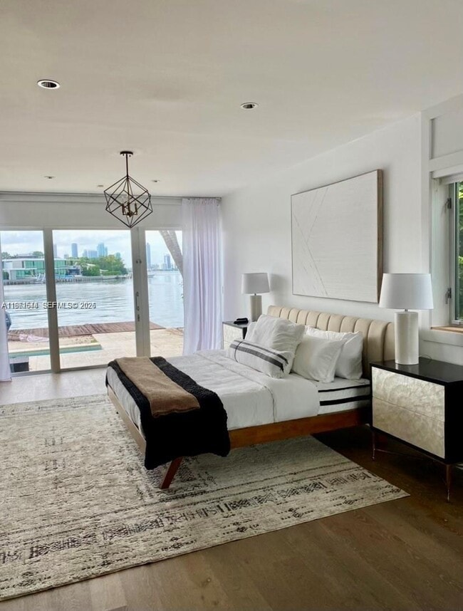 Building Photo - 620 W Dilido Dr