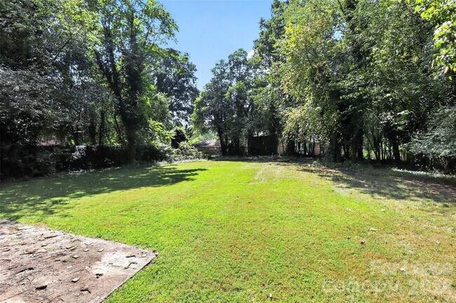 Building Photo - 4914 Unaka Ave