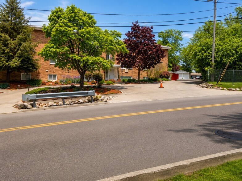 Building Photo - 21253 Chardon Rd