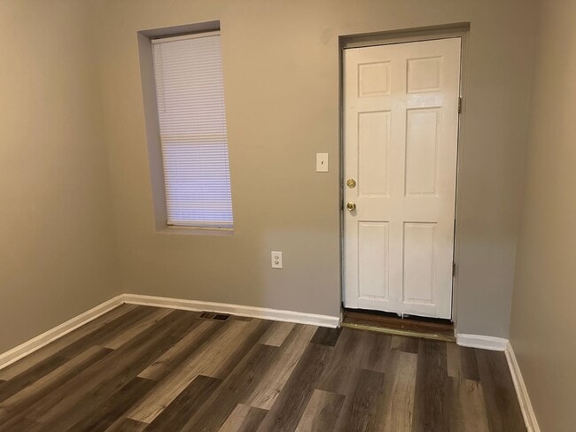 Building Photo - Spacious, Newly Renovated Home! Central Air! Finished Basement! W/D! Double Level Rear Deck! Avai...