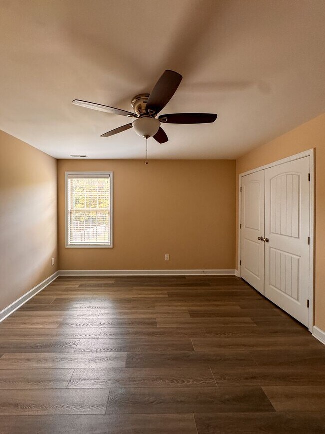 Building Photo - Well-Maintained 4 Bed 2.5 Bath Home in Westgate